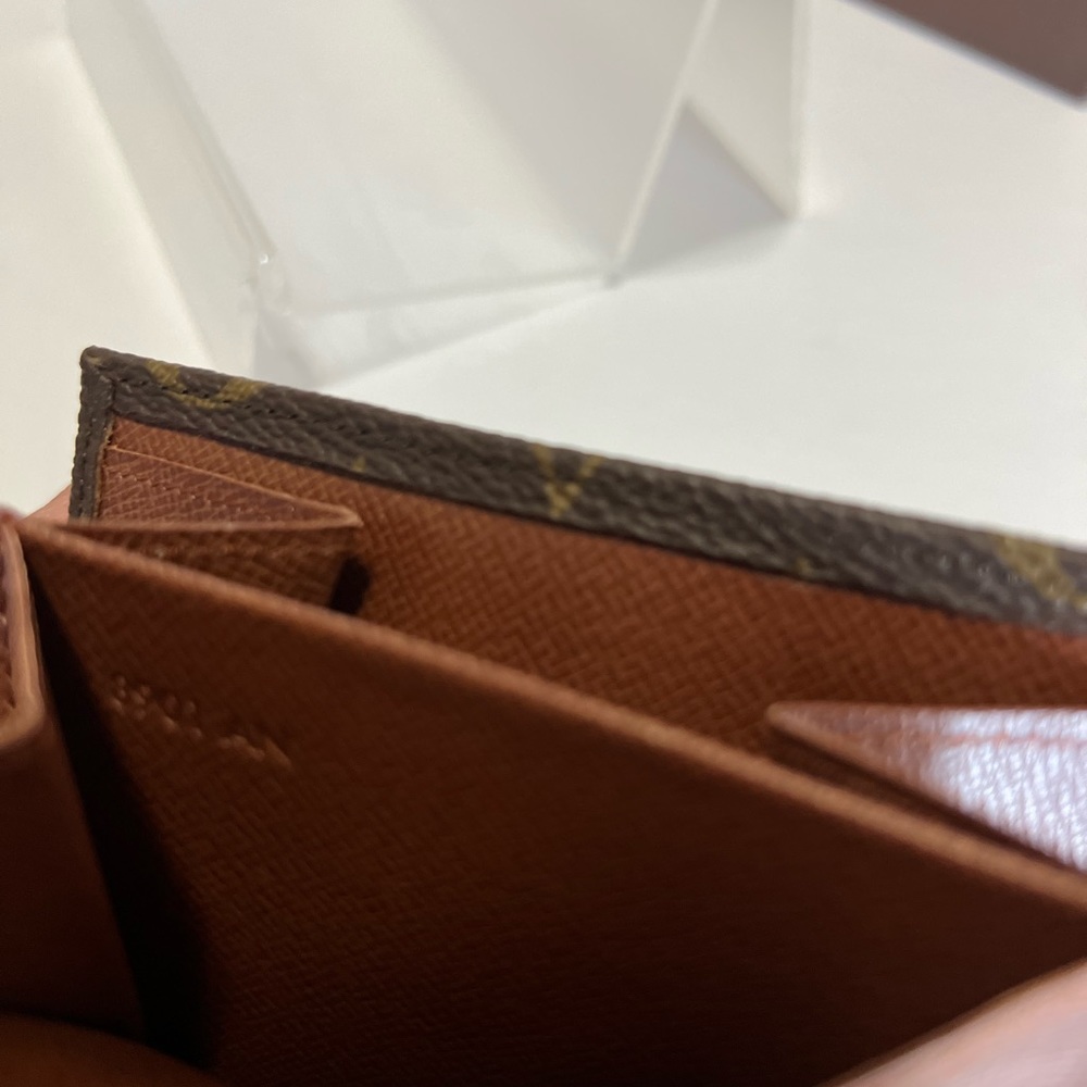 Authentic Louis Vuitton monogram compact wallet - Picture 3 of 7